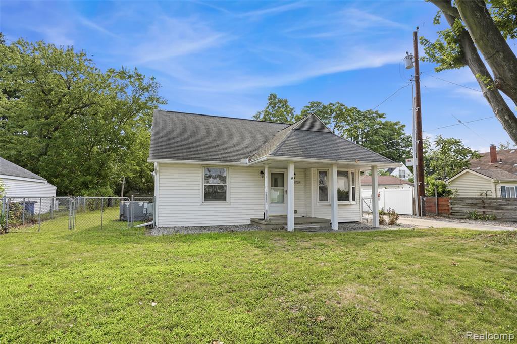 main property photo 27