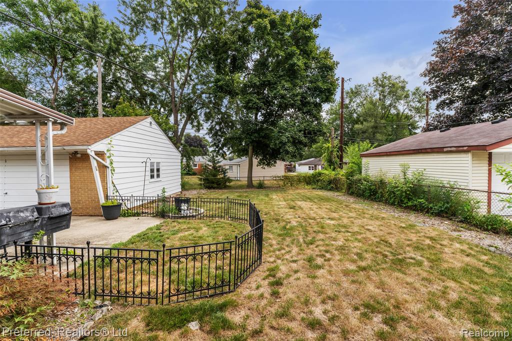 main property photo 48
