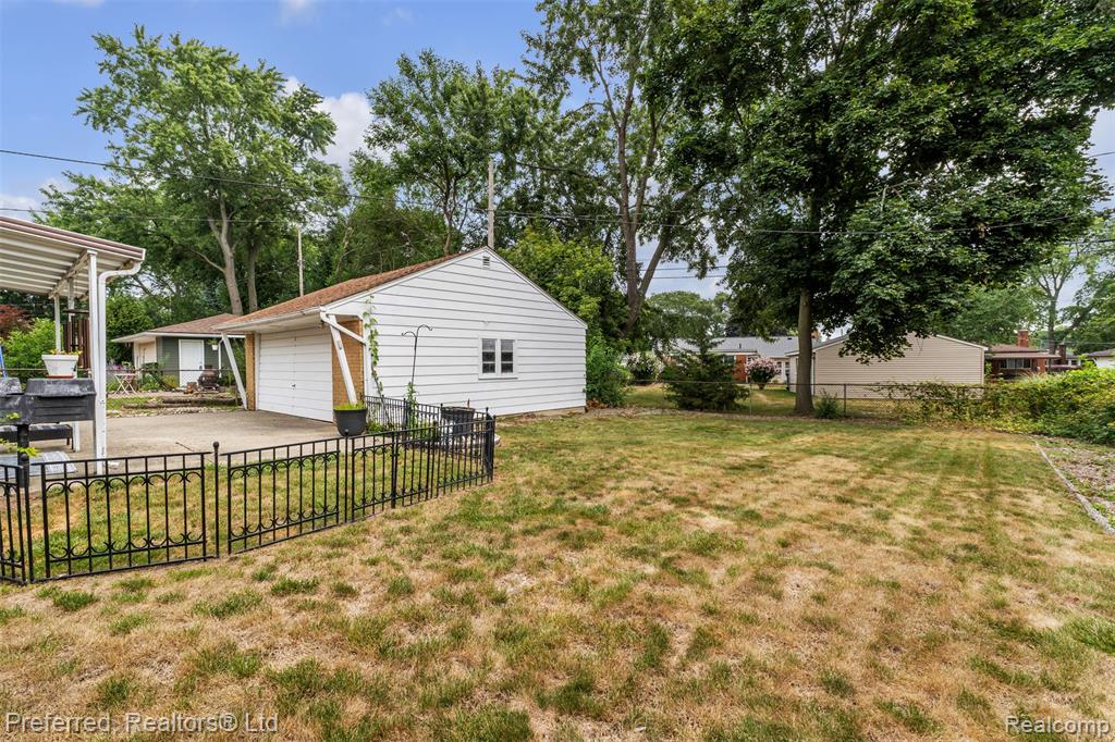 main property photo 49