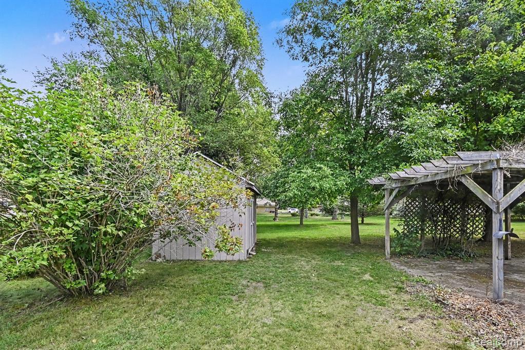 main property photo 18