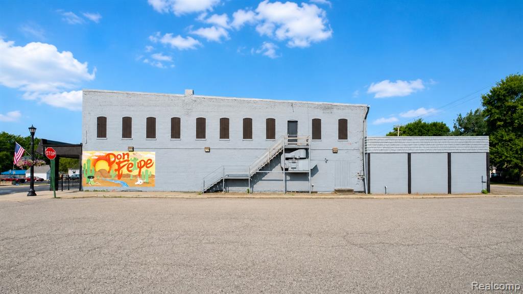 main property photo 24