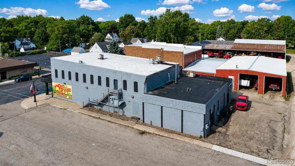 main property photo 28