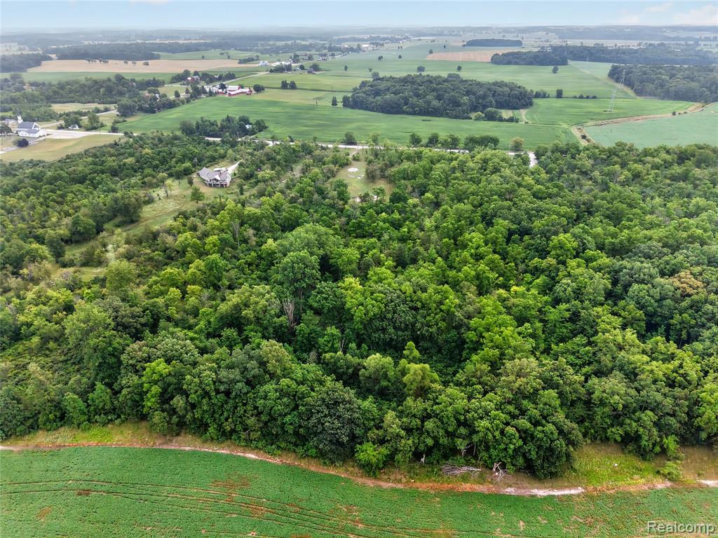 main property photo 9