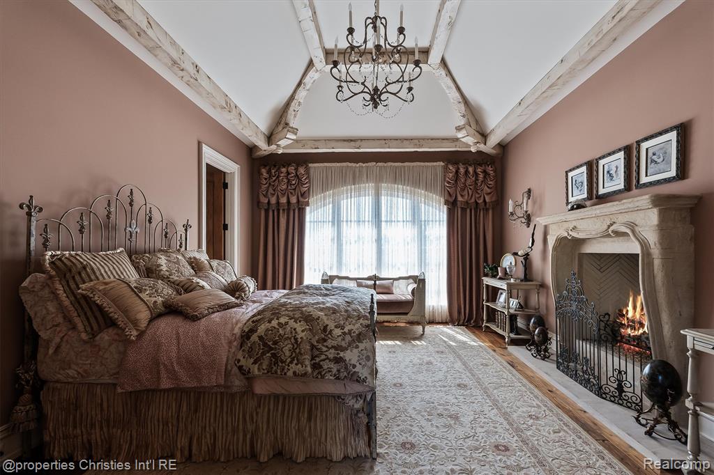 main property photo 39