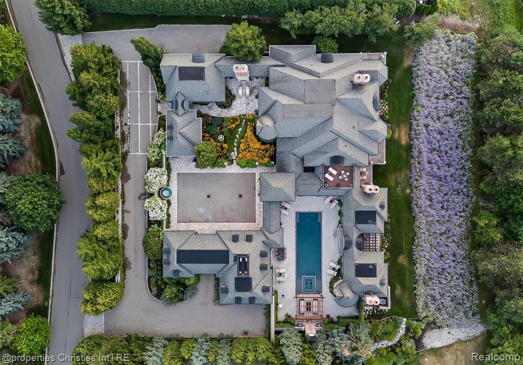 main property photo 43