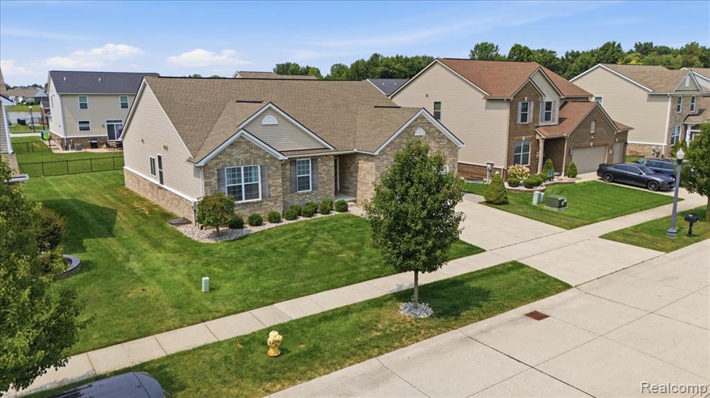 main property photo 45