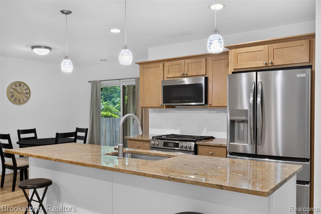 main property photo 5