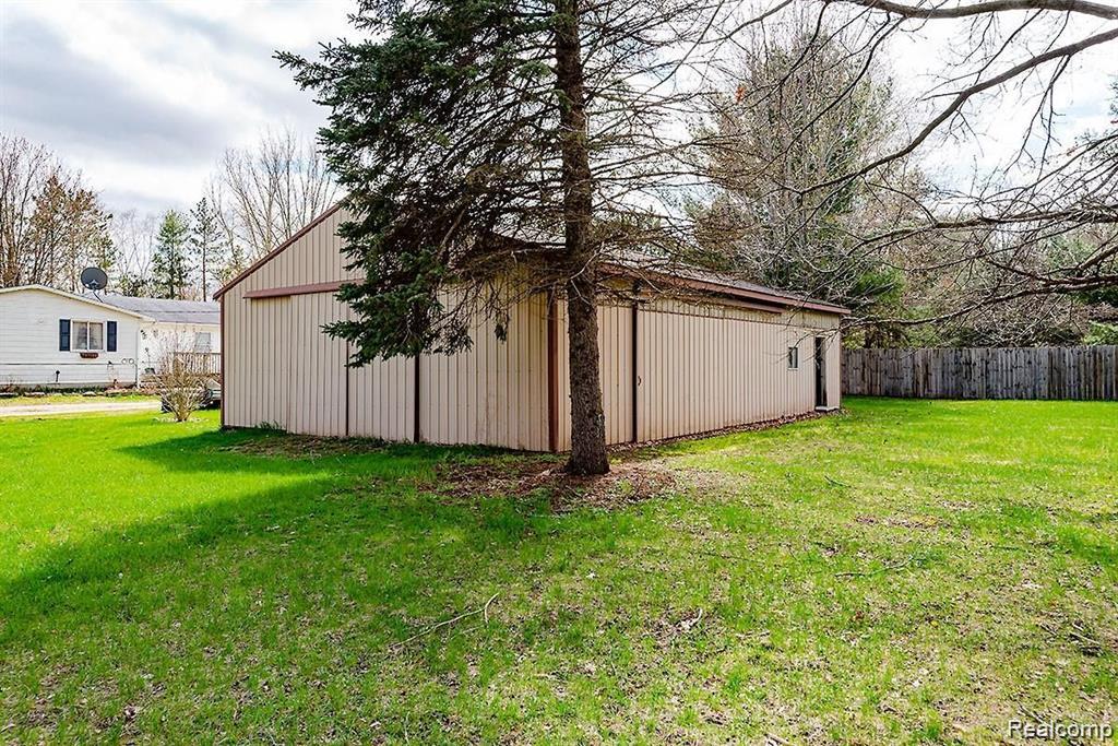 main property photo 40