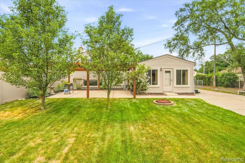 main property photo 10