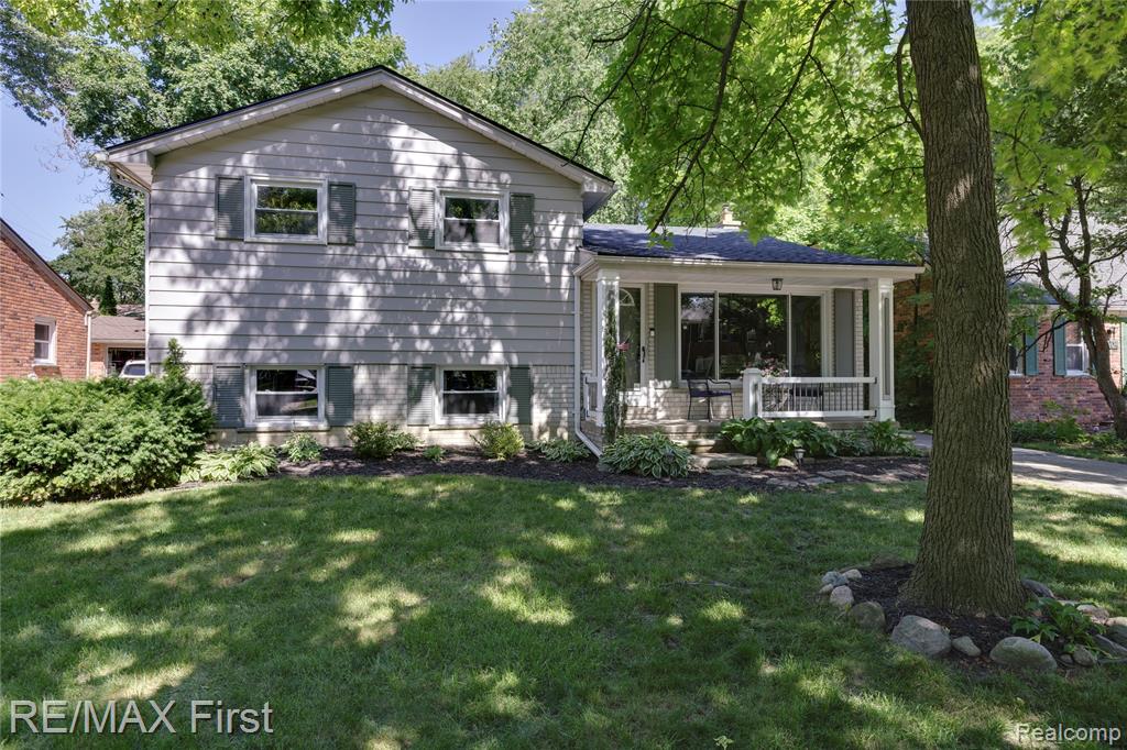 main property photo 36