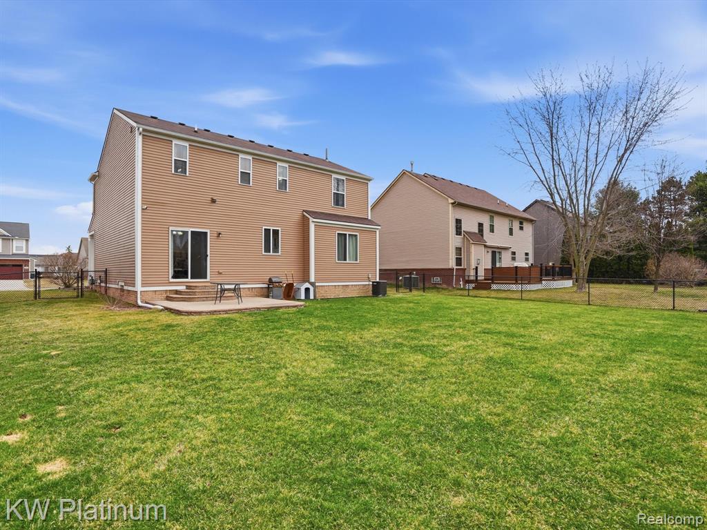 main property photo 36