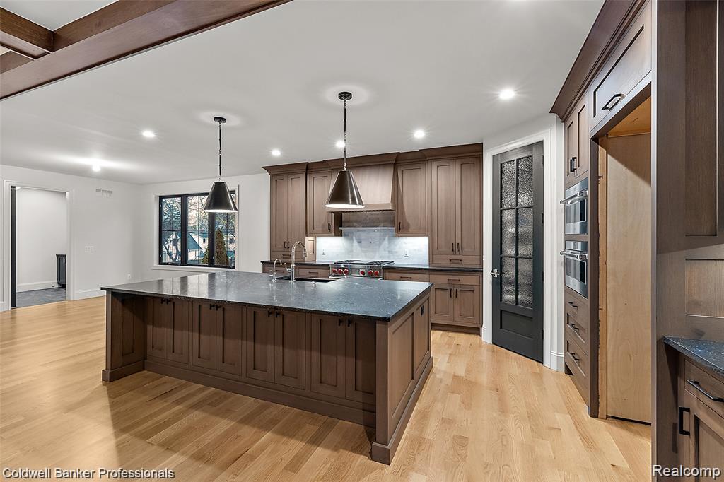 main property photo 84