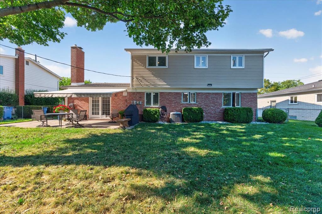 main property photo 43