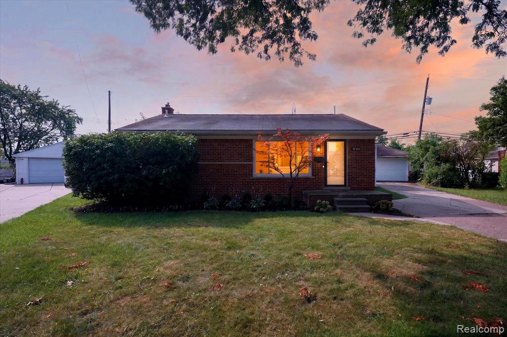 main property photo 41