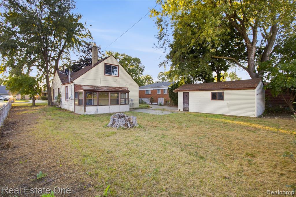main property photo 10