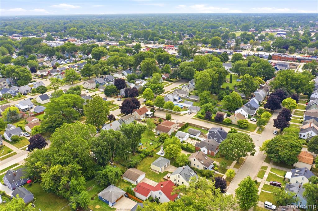 main property photo 50
