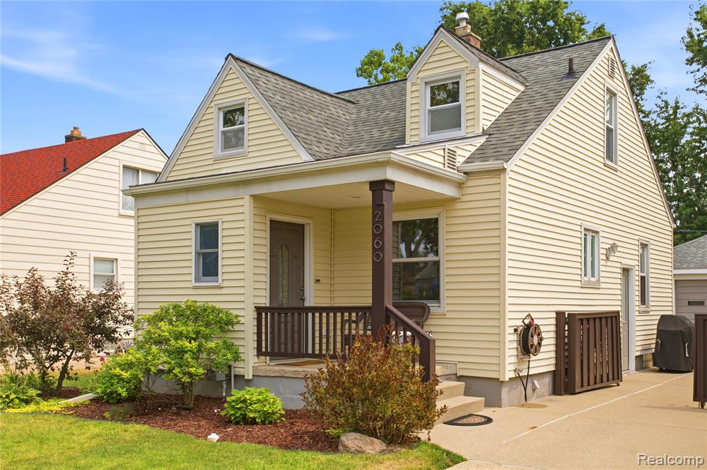 main property photo 58
