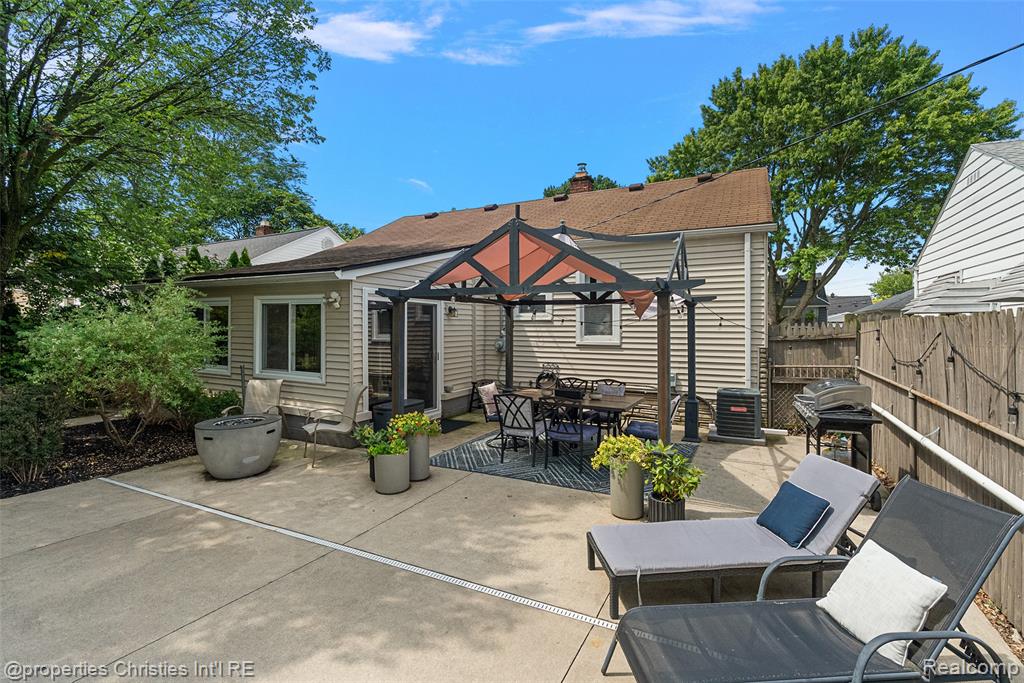 main property photo 15