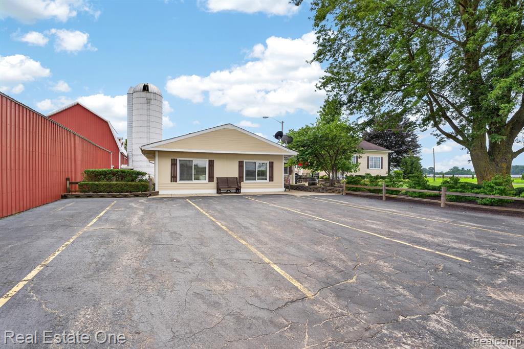 main property photo 35
