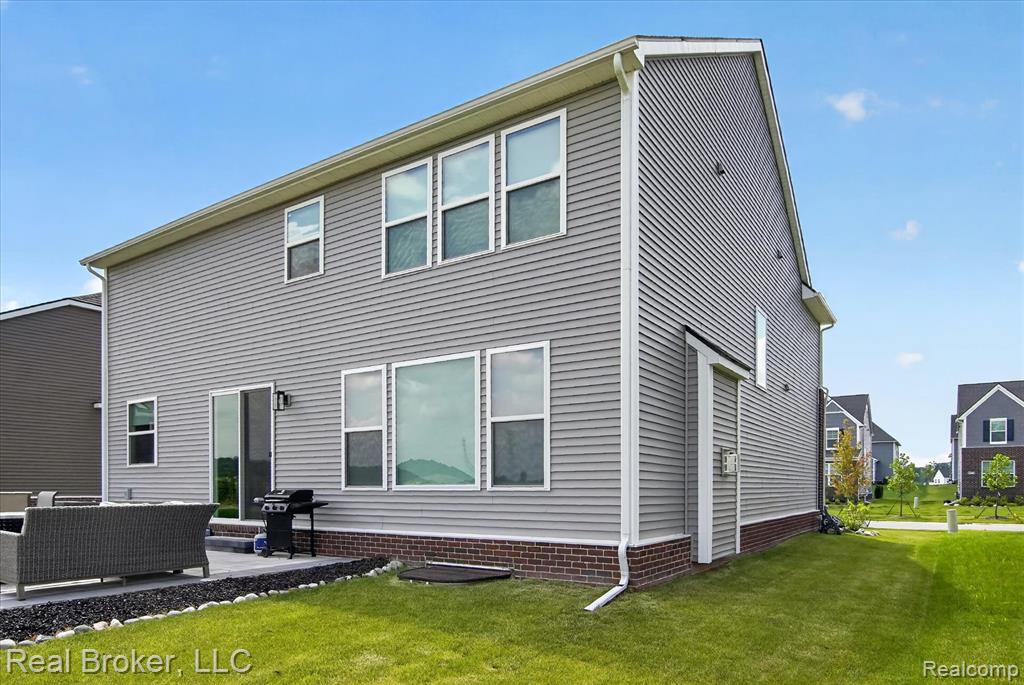 main property photo 46