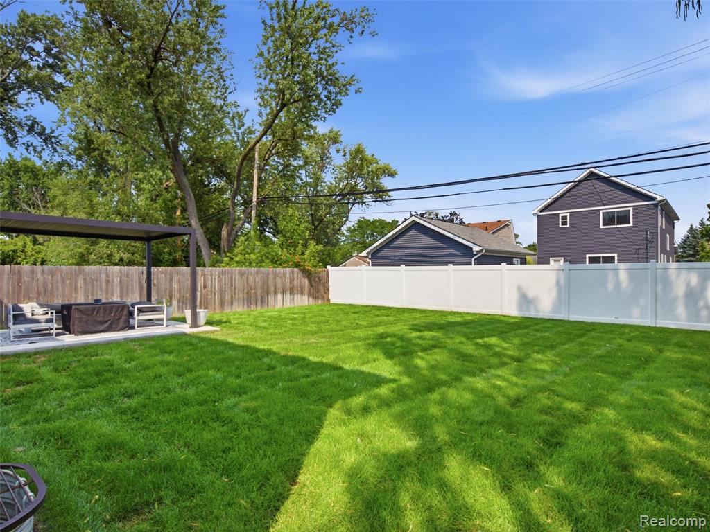 main property photo 60