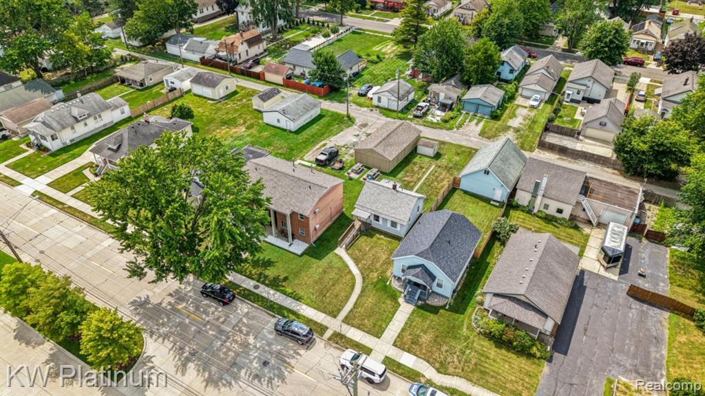 main property photo 50