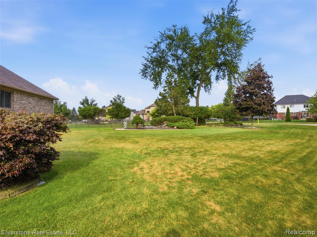main property photo 37