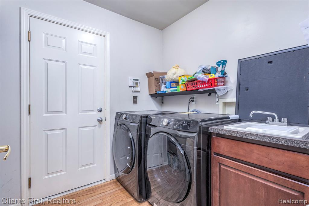main property photo 13