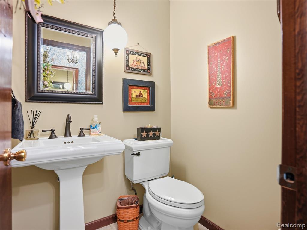 main property photo 14