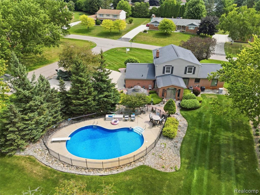 main property photo 44