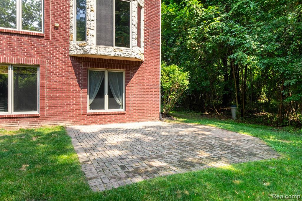 main property photo 78