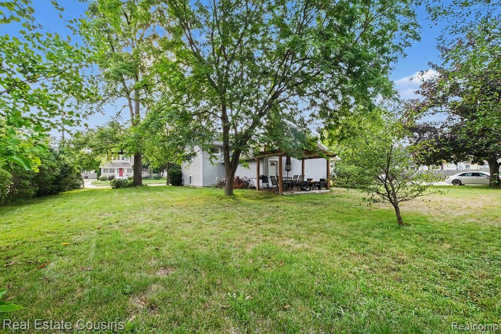 main property photo 27
