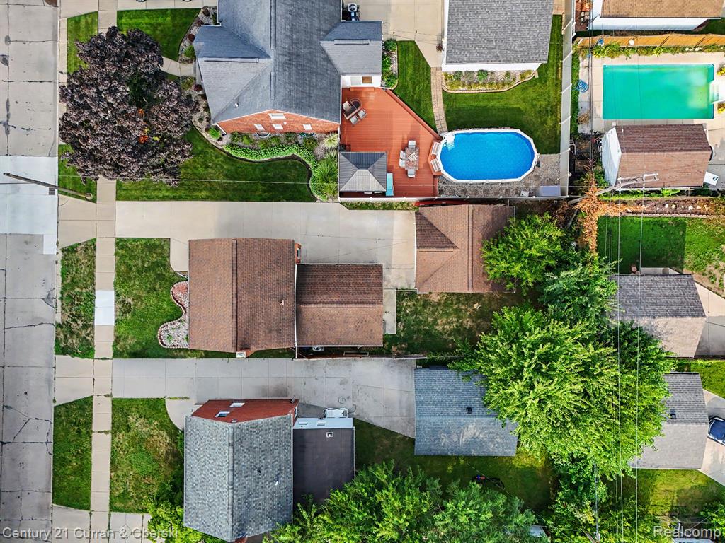 main property photo 31