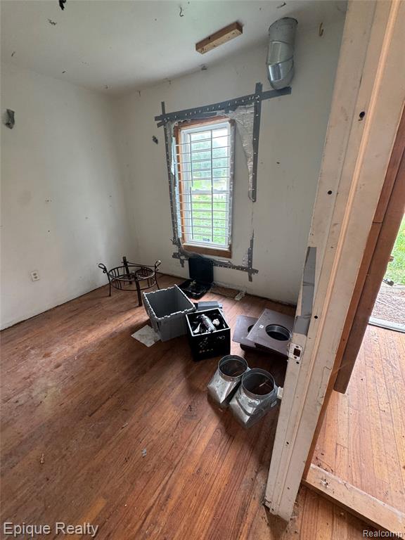 main property photo 8