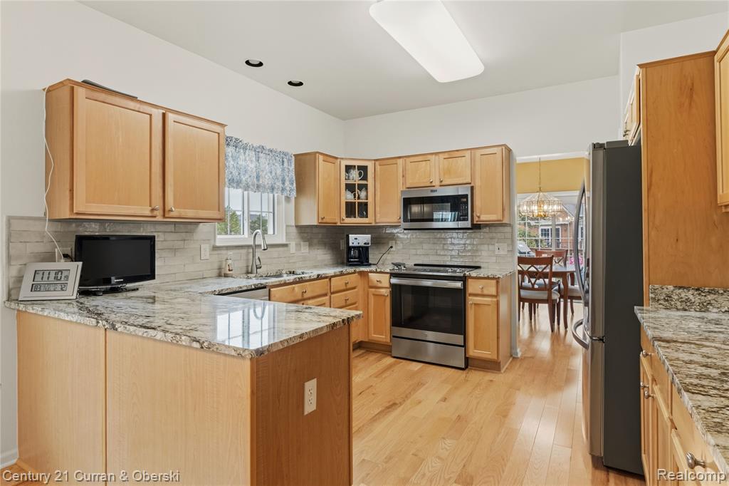 main property photo 19