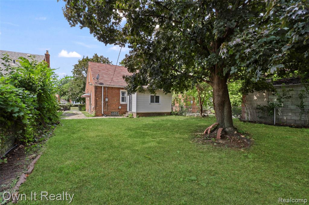 main property photo 24