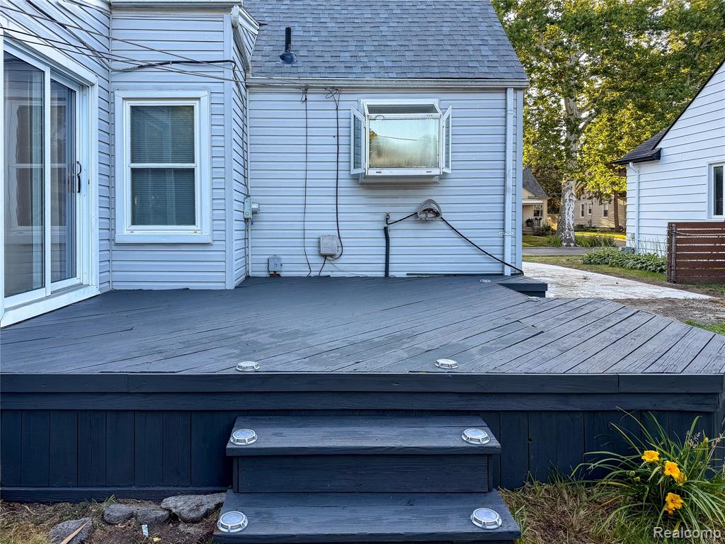 main property photo 30