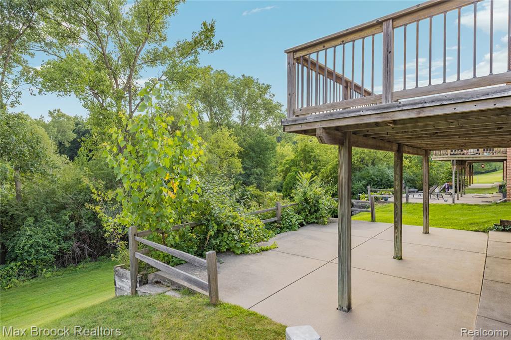main property photo 36