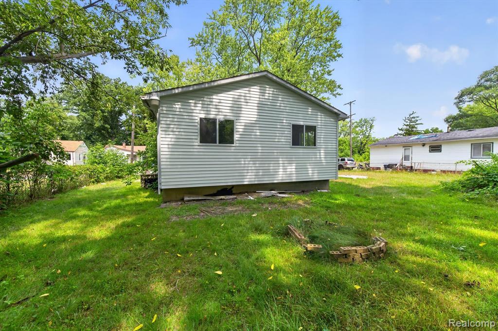 main property photo 23