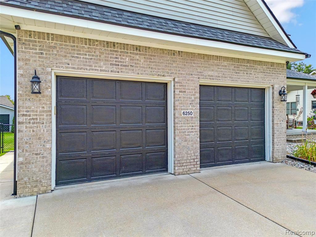 main property photo 48