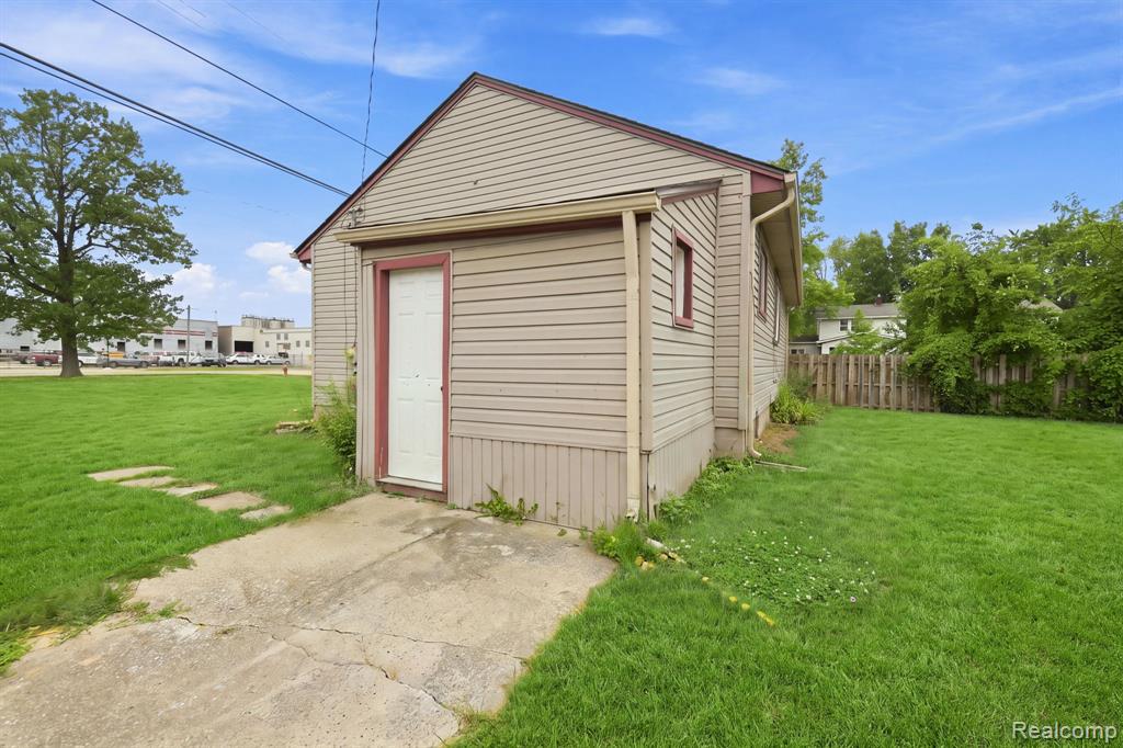 main property photo 20