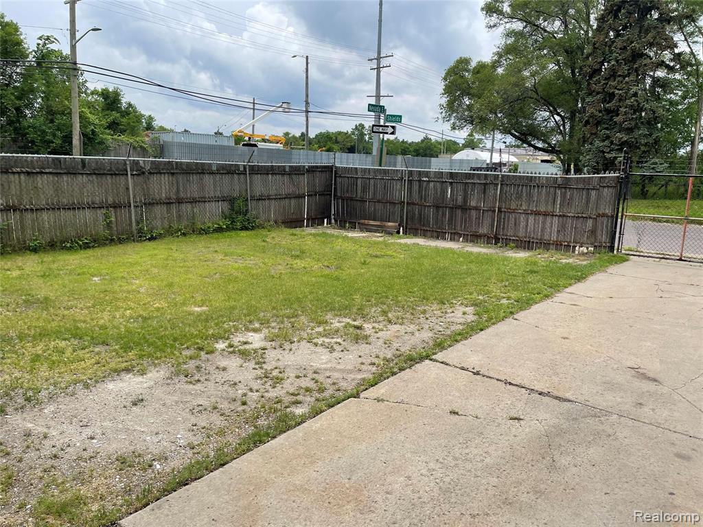 main property photo 35