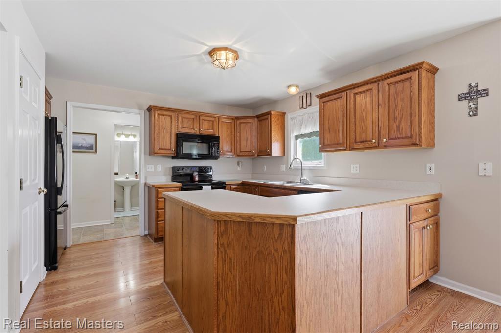 main property photo 12