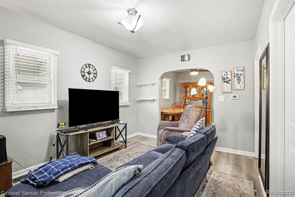 main property photo 5