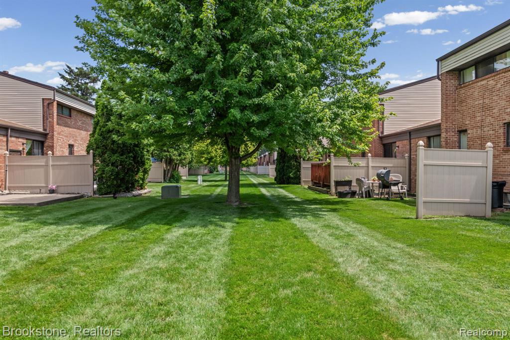 main property photo 22