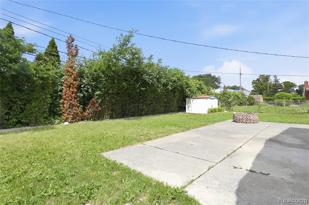 main property photo 20