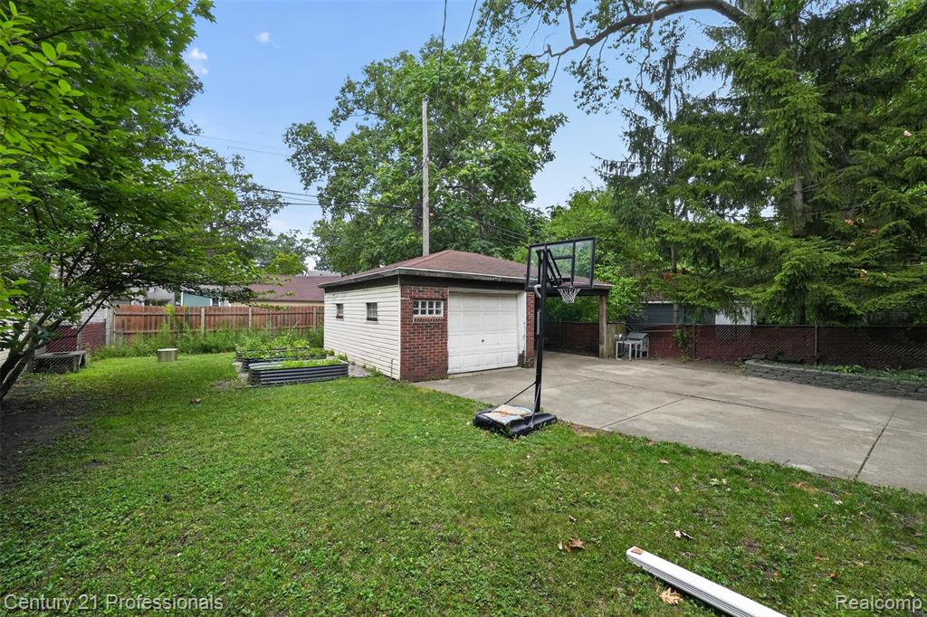 main property photo 44