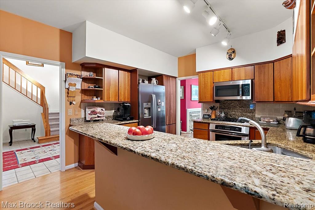 main property photo 19