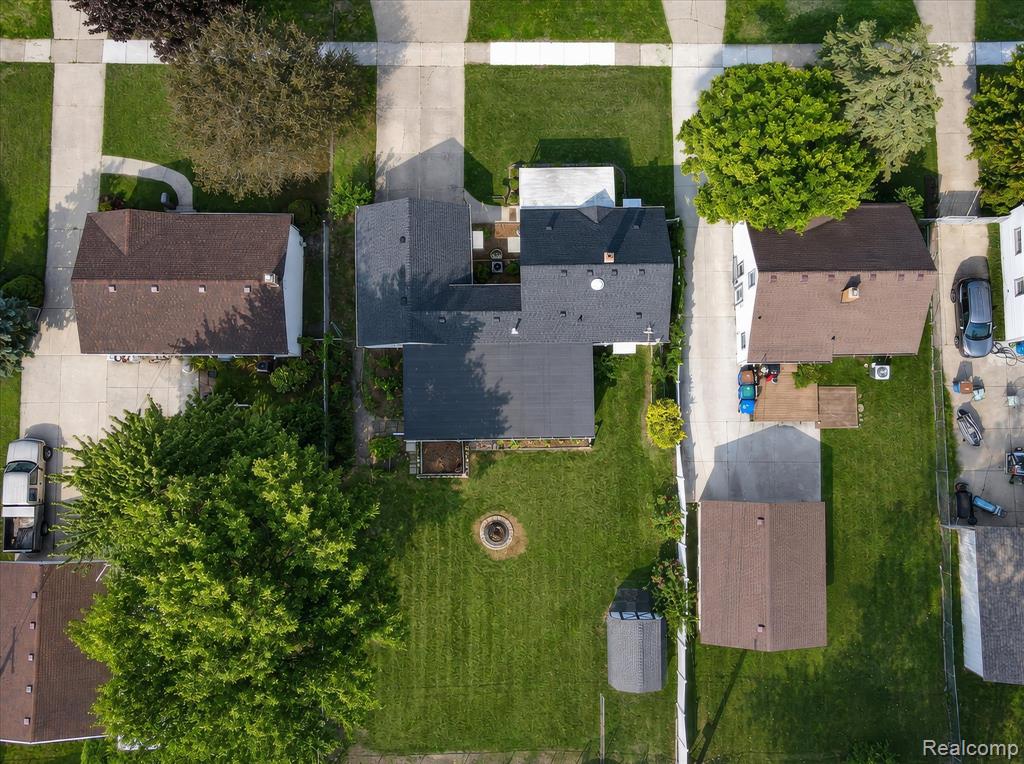 main property photo 50