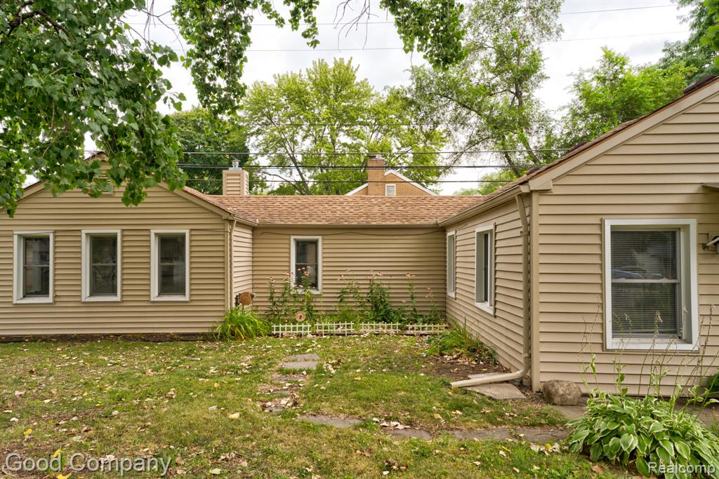 main property photo 19